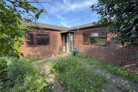 Tee Side, Hertford, Hertfordshire 2 bed bungalow for sale