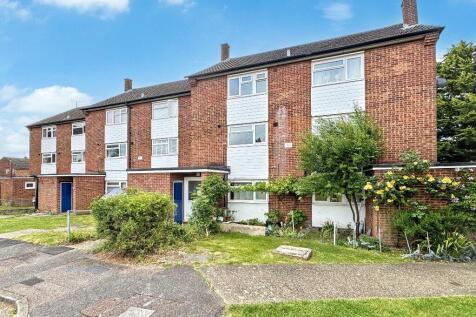Cundalls Road, Ware, Hertfordshire 2 bed duplex for sale