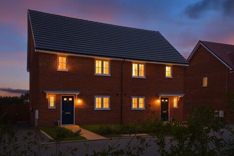 Salsify Avenue, Ipswich, Suffolk 3 bed semi