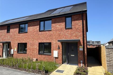 Rostron Way, Bordon, Hampshire 3 bed semi