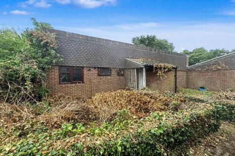 Cotton Drive, Hertford, Hertfordshire 2 bed bungalow for sale