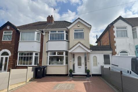 3 bedroom semi-detached house for sale