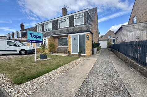 3 bedroom semi-detached house for sale