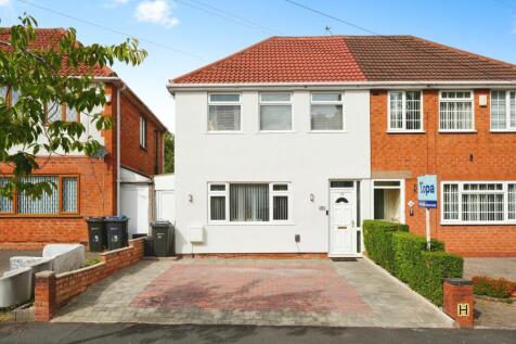 3 bedroom semi-detached house for sale