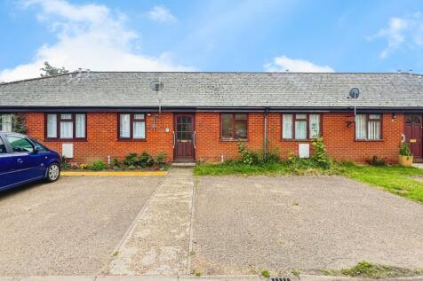 2 bedroom terraced bungalow for sale