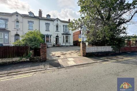 7 bedroom semi-detached house for sale