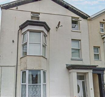 18 Victoria Street, Merseyside PR9 1 bed flat for sale