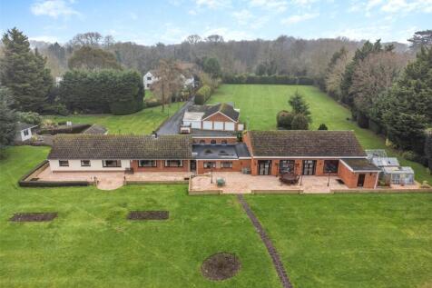 Manor Drive, Hartley, Kent, DA3 5 bed detached house for sale