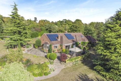 Idleigh Court Road, Meopham, Kent, DA13 5 bed detached house for sale