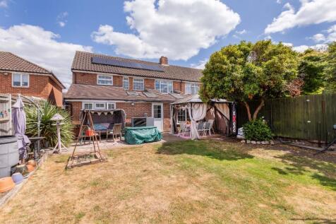 5 bedroom semi-detached house for sale