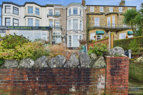 The Esplanade,  Fleetwood, FY7 8 bed terraced house for sale