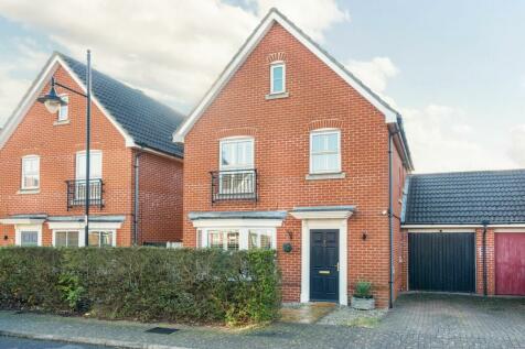 3 bedroom link detached house for sale