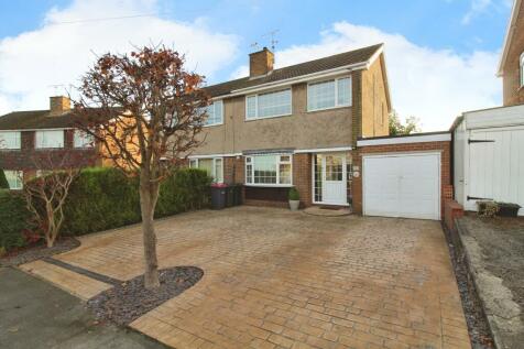 3 bedroom semi-detached house for sale