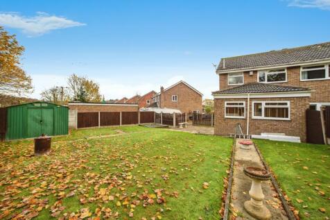 3 bedroom semi-detached house for sale