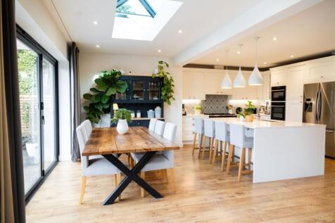 4 bedroom semi-detached bungalow for sale