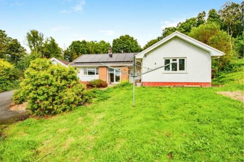 4 bedroom detached bungalow for sale