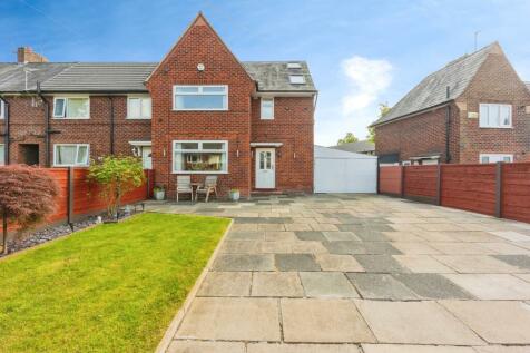 4 bedroom semi-detached house for sale