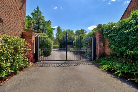 Wokingham RG41 4 bed detached house for sale