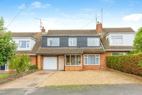 4 bedroom semi-detached house for sale