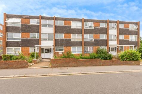 2 bedroom ground floor flat for sale
