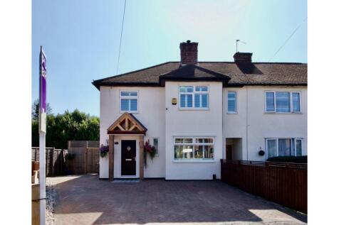 4 bedroom end of terrace house for sale