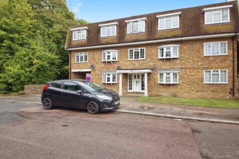 1 bedroom ground floor flat for sale