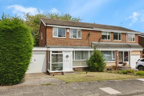 3 bedroom semi-detached house for sale