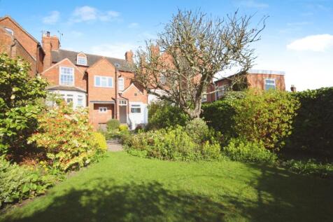 4 bedroom terraced house for sale