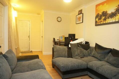 1 bedroom ground floor flat for sale