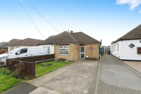 3 bedroom semi-detached bungalow for sale