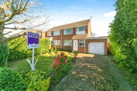 3 bedroom semi-detached house for sale
