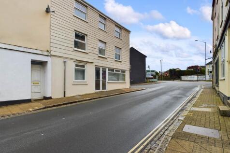 Callington. 1 bed flat for sale