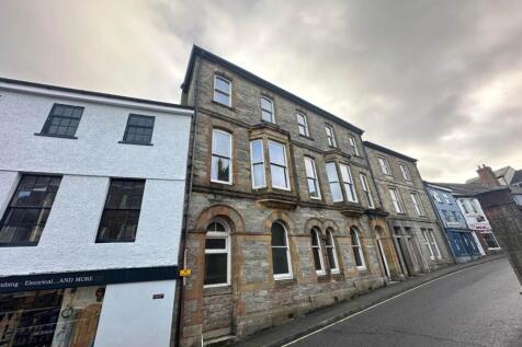 Callington 2 bed flat for sale