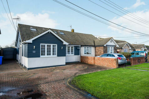 3 bedroom semi-detached bungalow for sale