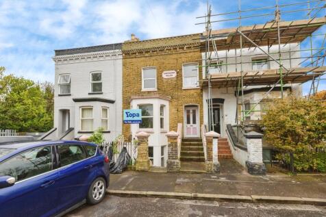 4 bedroom terraced house for sale