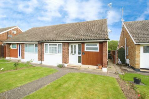 3 bedroom semi-detached bungalow for sale