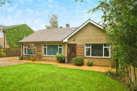 4 bedroom detached bungalow for sale