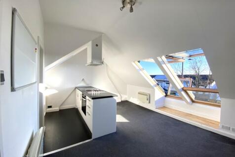 Studio flat for sale