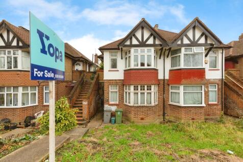 2 bedroom maisonette for sale