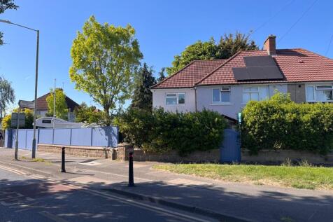 6 bedroom semi-detached house for sale