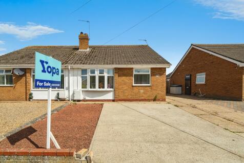 2 bedroom semi-detached bungalow for sale