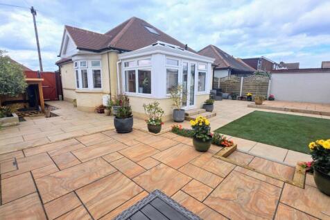 2 bedroom detached bungalow for sale