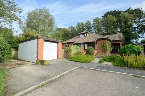 4 bedroom detached bungalow for sale