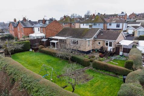 4 bedroom detached bungalow for sale