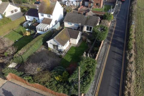 4 bedroom detached bungalow for sale