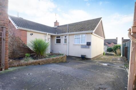 4 bedroom detached bungalow for sale