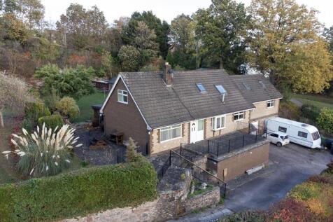 6 bedroom detached house for sale