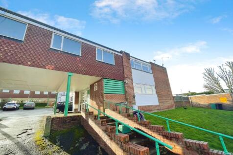 2 bedroom maisonette for sale