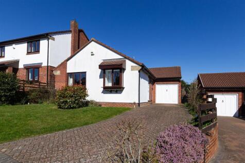 2 bedroom detached bungalow for sale
