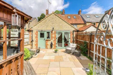 2 bedroom end of terrace house for sale